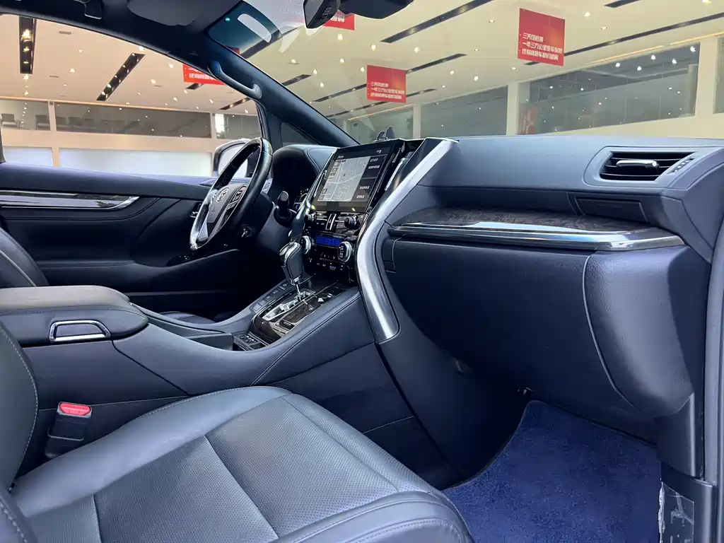 Toyota Alphard 2021 — фото 16