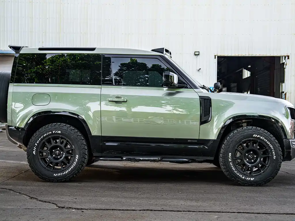 Land Rover Defender 2021 — фото 7