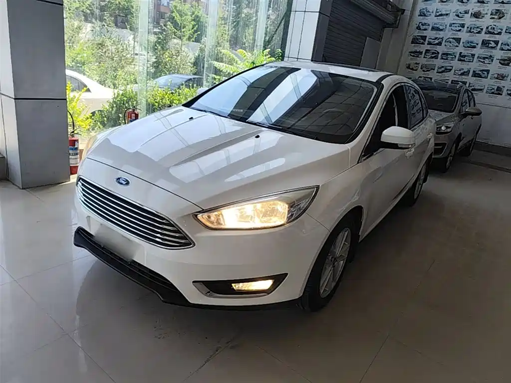 Ford Focus 2017 — фото 1