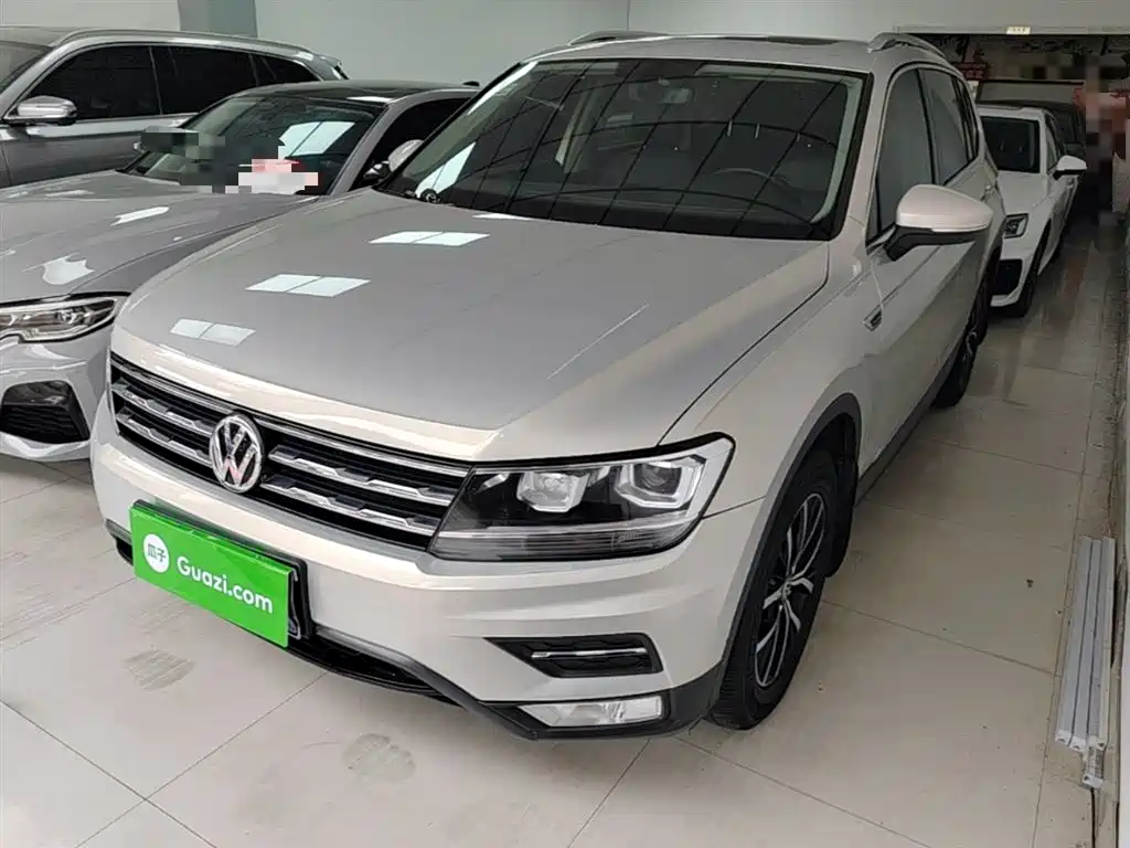 Volkswagen Tiguan L 2018 — фото 2
