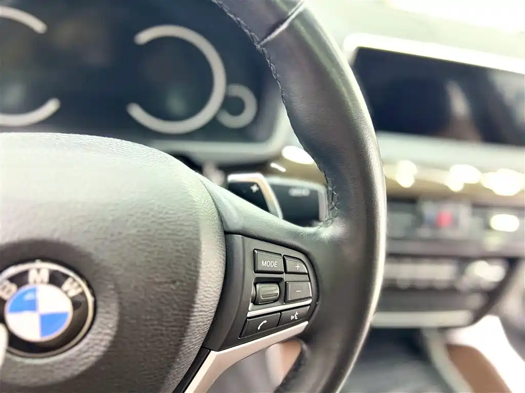 BMW X6 2015 — фото 12