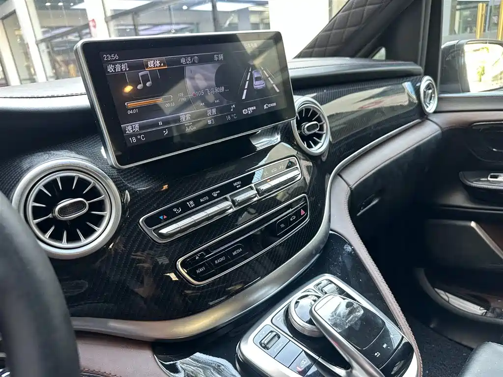 Mercedes-Benz V-Class 2019 — фото 9