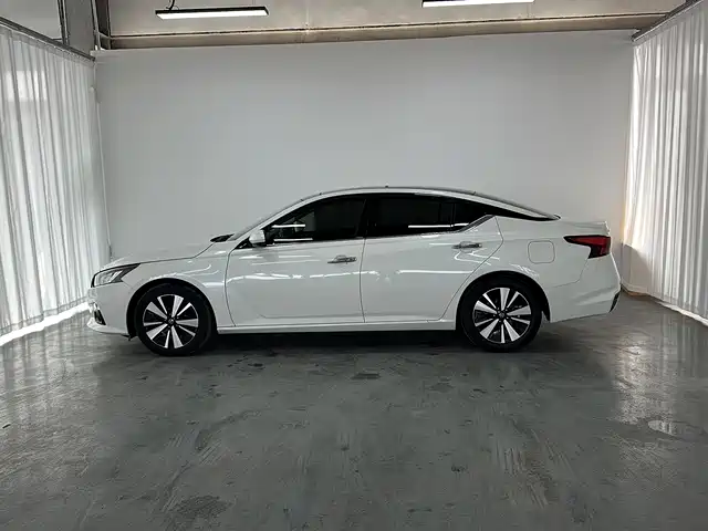 Nissan Teana 2022 — фото 3