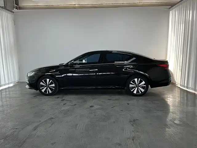 Nissan Teana 2022 — фото 3