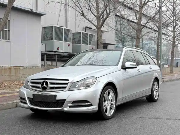 Mercedes-Benz C-Class 2011