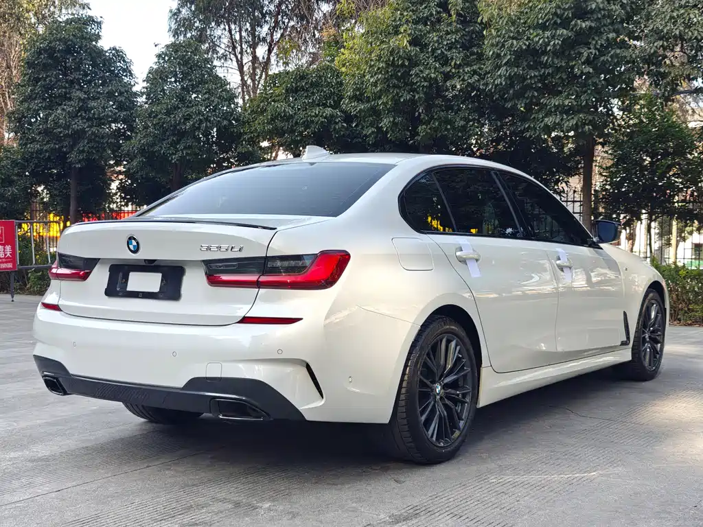 BMW 3 Series 2021 — фото 19