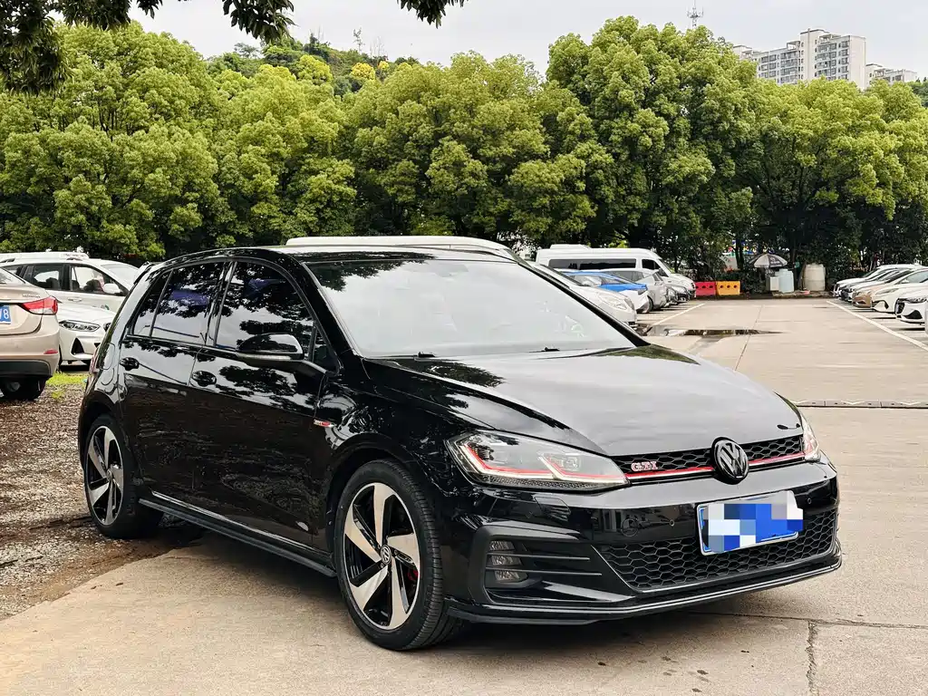 Volkswagen Golf GTI 2018 — фото 3