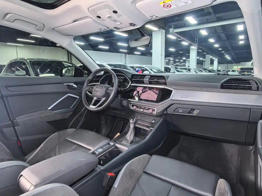 Audi Q3 Sportback 2023 — фото 16