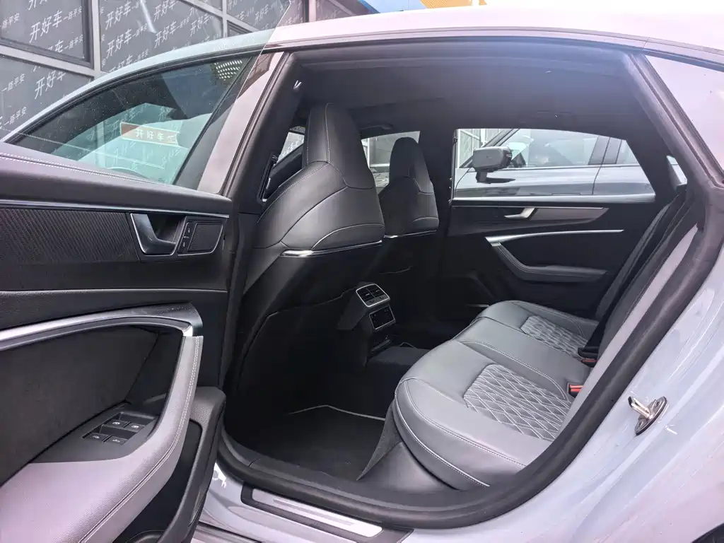 Audi A7L 2025 — фото 4