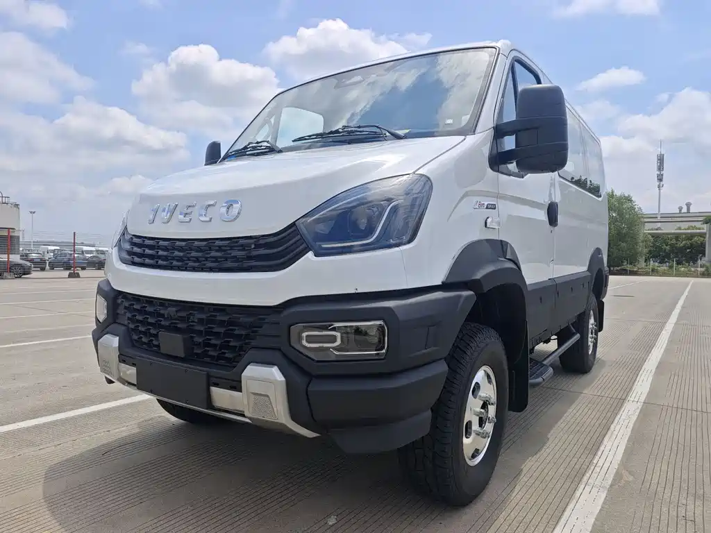Iveco Opa 2025 — фото 1
