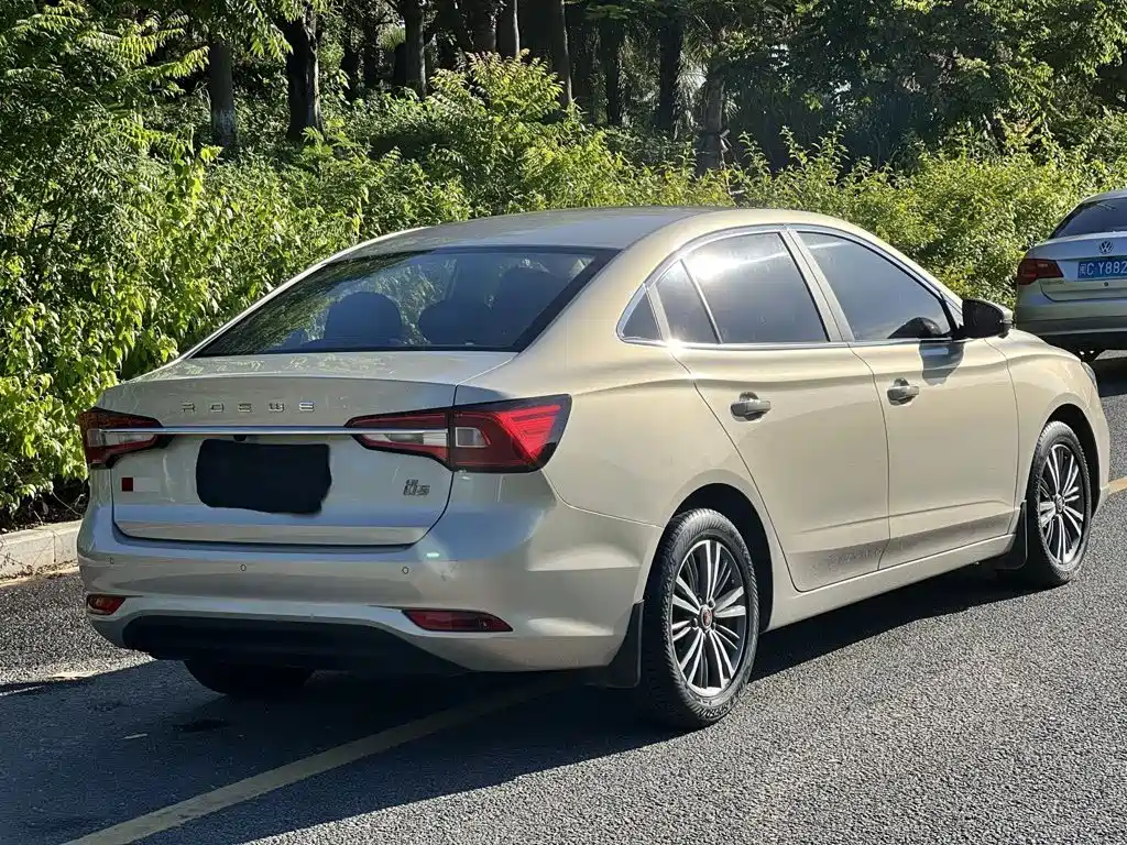 Roewe i5 2019