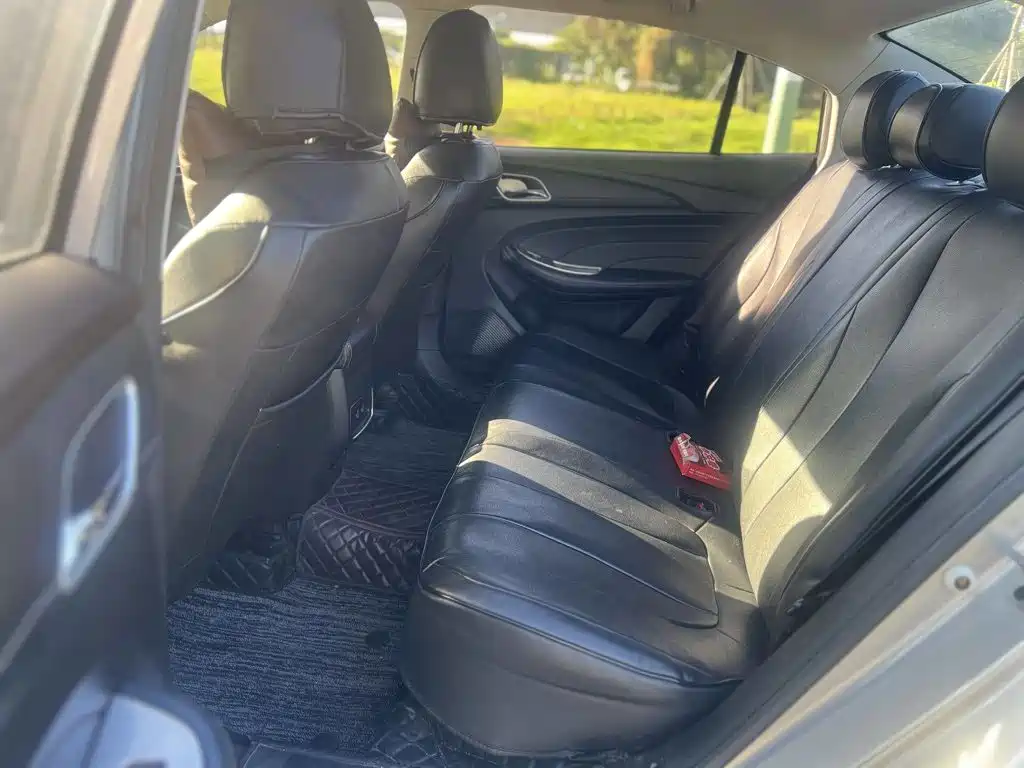Roewe i5 2019