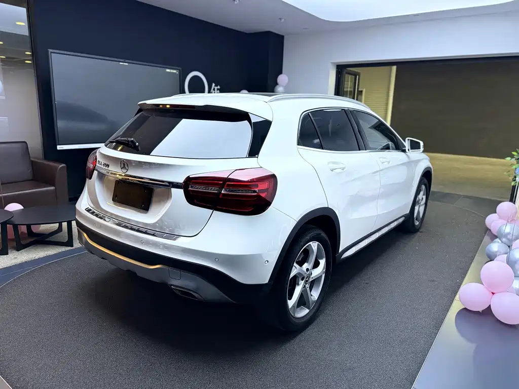 Mercedes-Benz GLA 2017 — фото 9