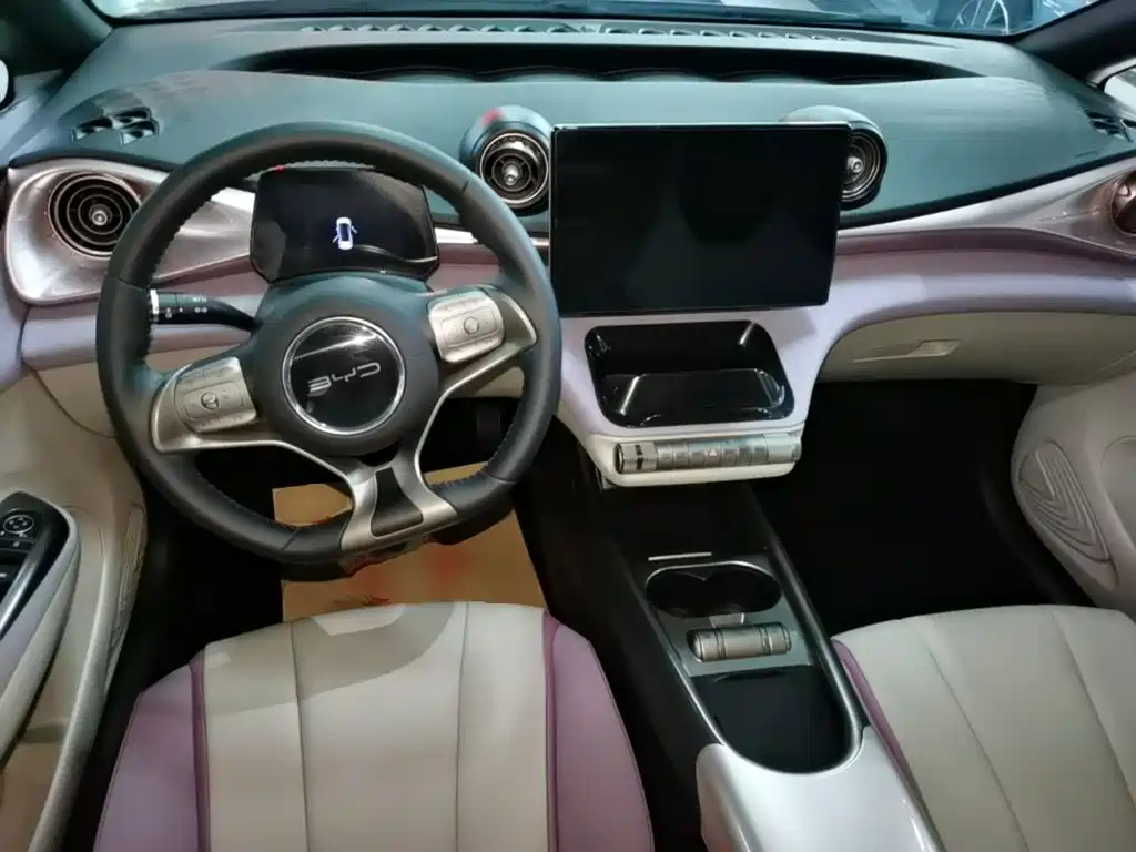 BYD Dolphin 2022 — фото 10