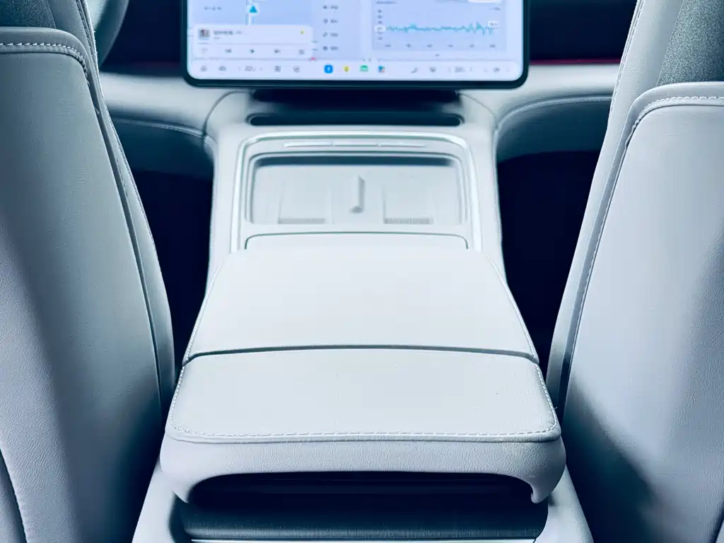 NIO EC6 2025 — фото 14
