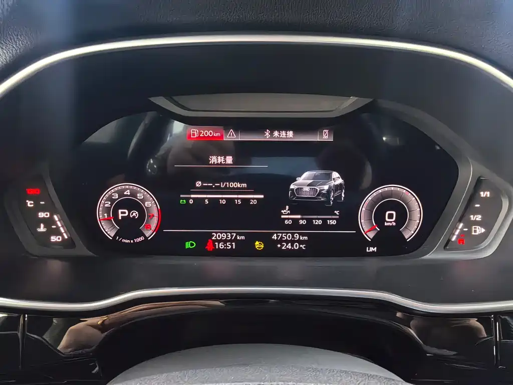 Audi Q3 Sportback 2023 — фото 13