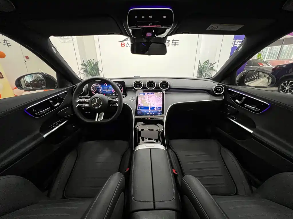 Mercedes-Benz C-Class 2025 — фото 13