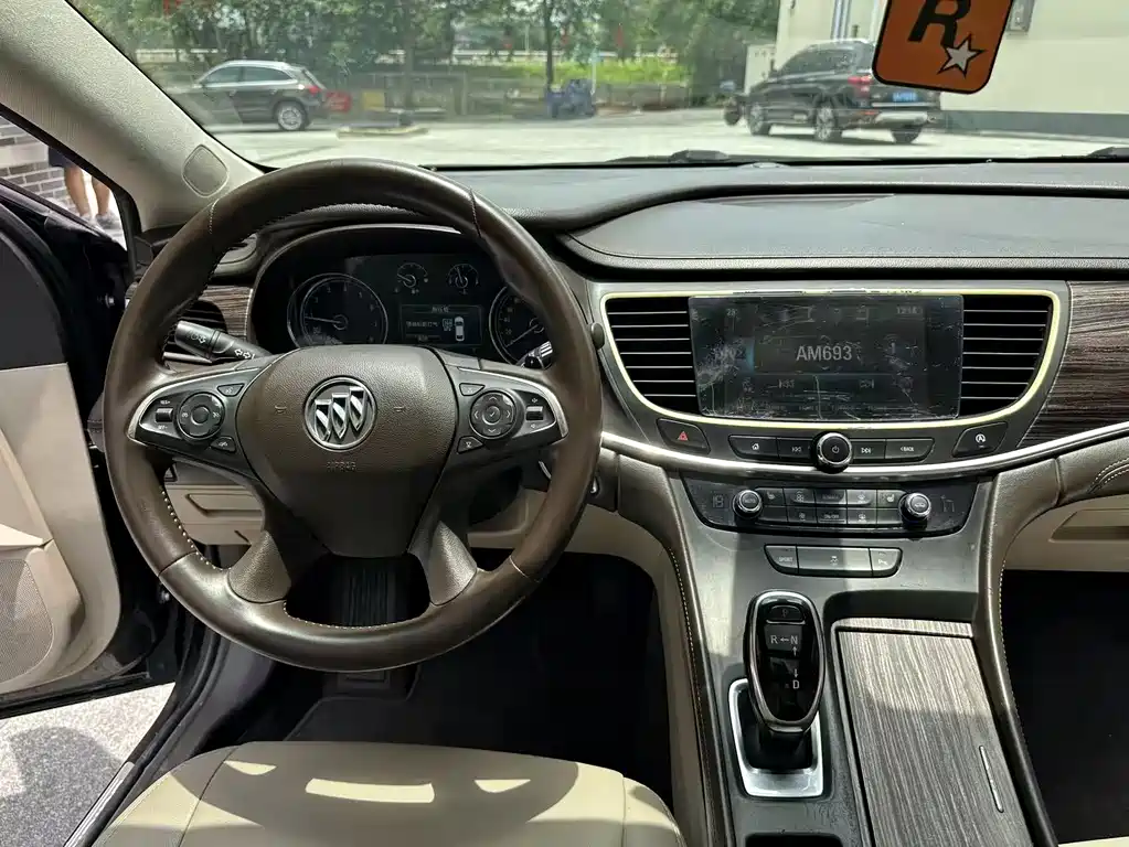 Buick LaCrosse 2017 — фото 9