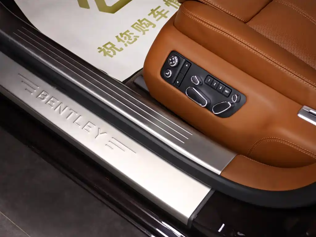Bentley Flying Spur 2012 — фото 10