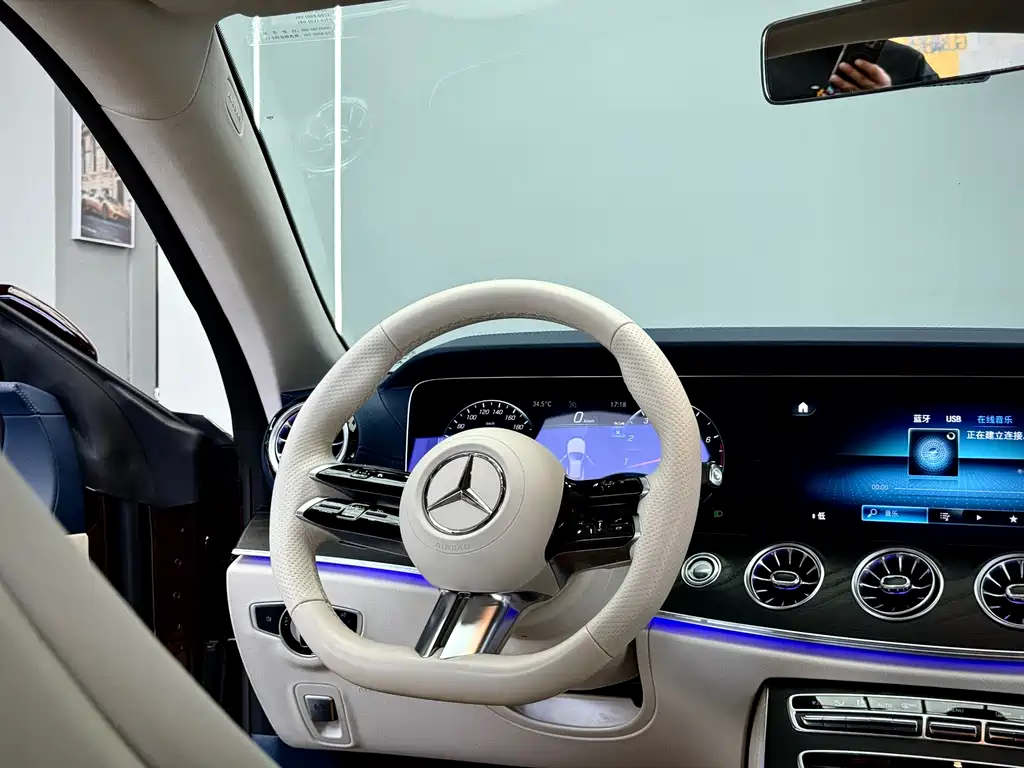 Mercedes-Benz E-Class 2023 — фото 11