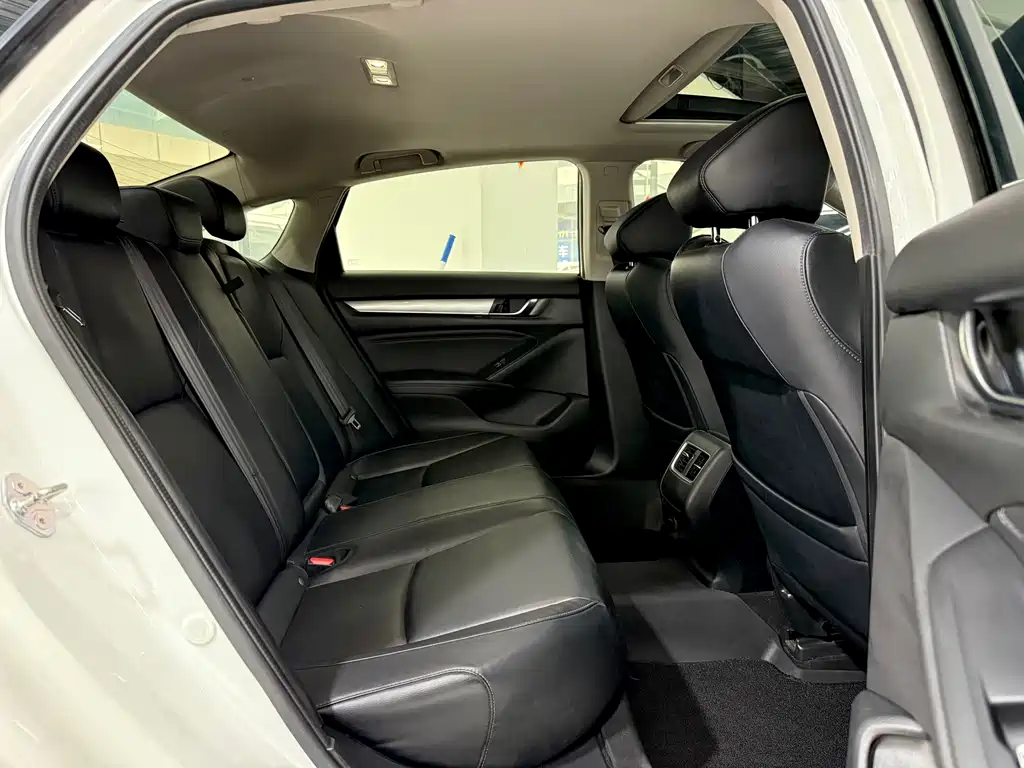 Honda Accord 2019 — фото 15