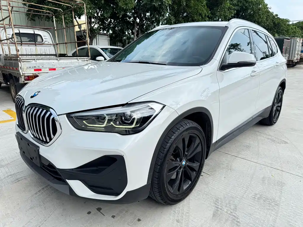 BMW X1 2021 — фото 1