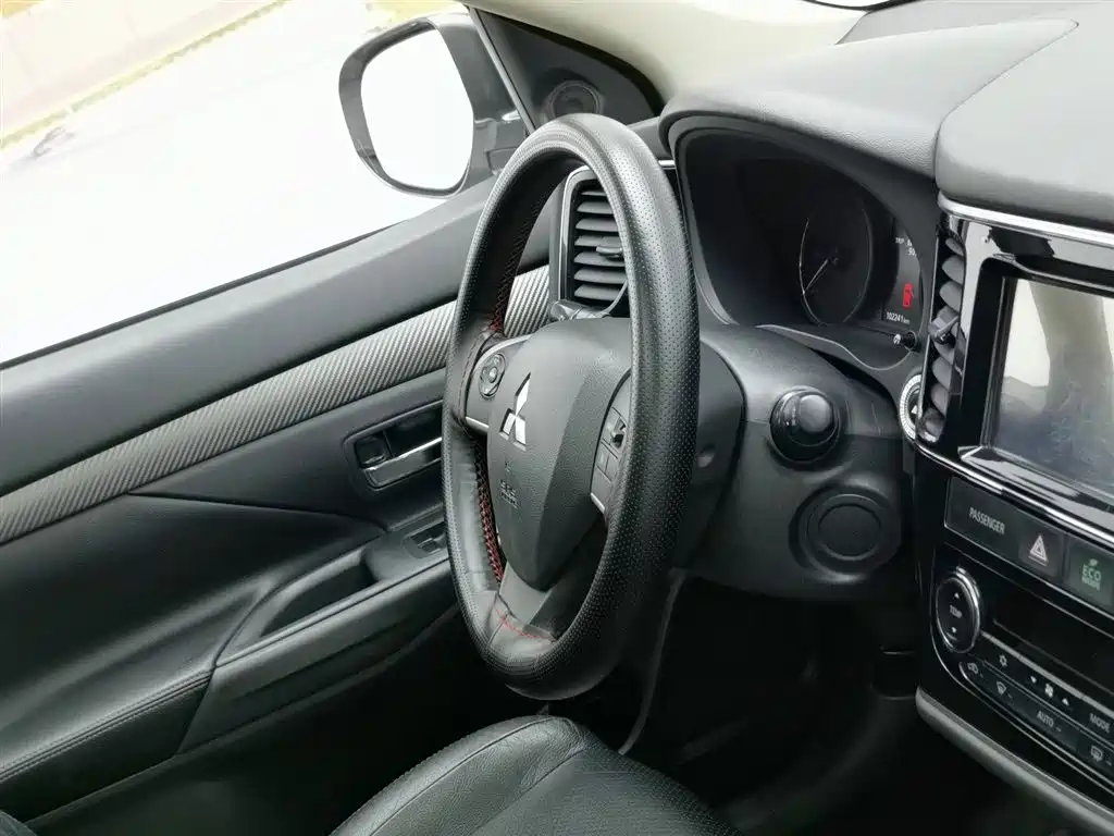 Mitsubishi Outlander 2015 — фото 22