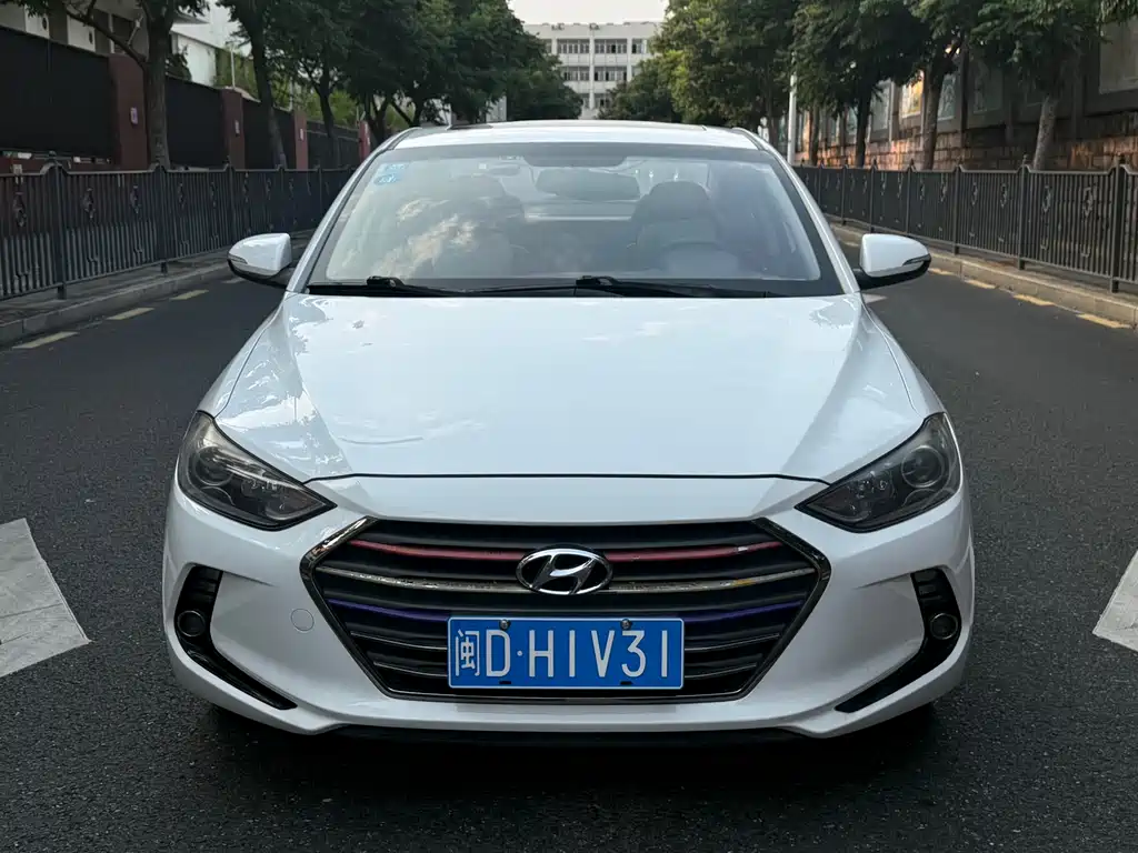 Hyundai Elantra 2018 — фото 2