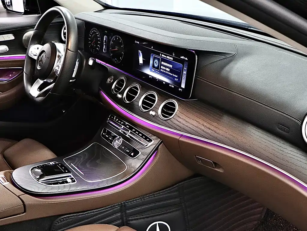 Mercedes-Benz E-Class 2020 — фото 15