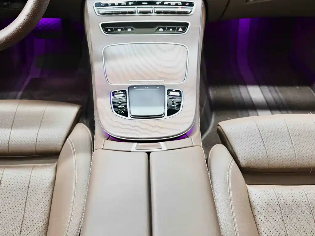Mercedes-Benz E-Class 2022 — фото 15