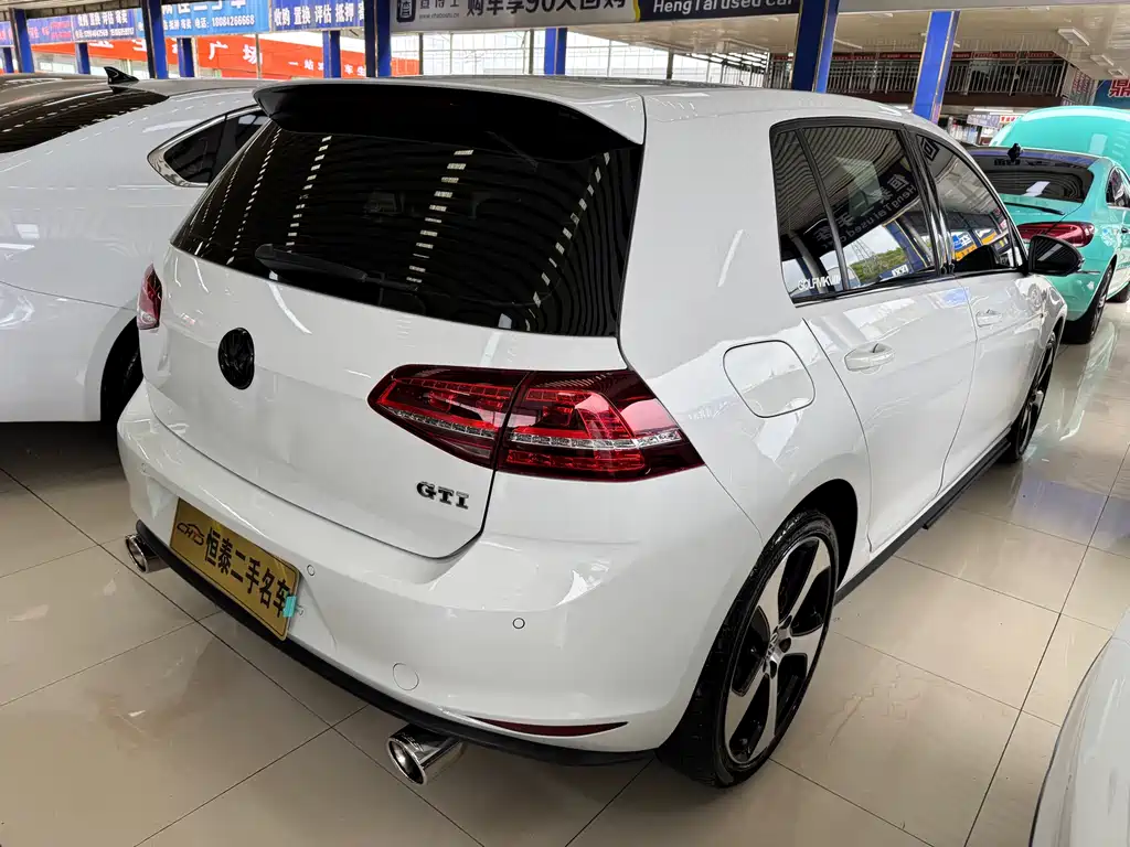 Volkswagen Golf GTI 2017 — фото 8