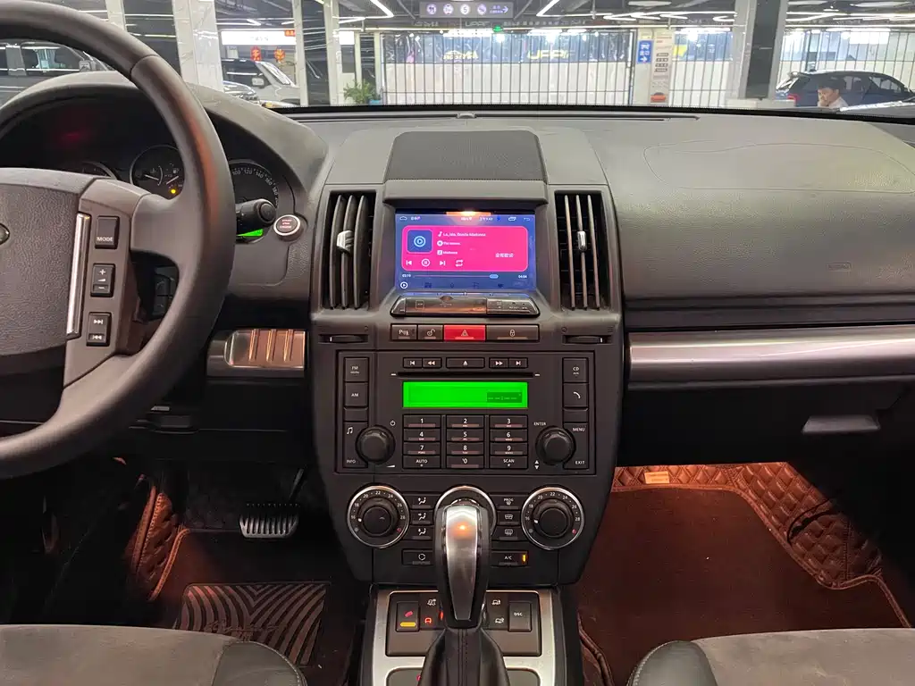 Land Rover Freelander 2 2010 — фото 15