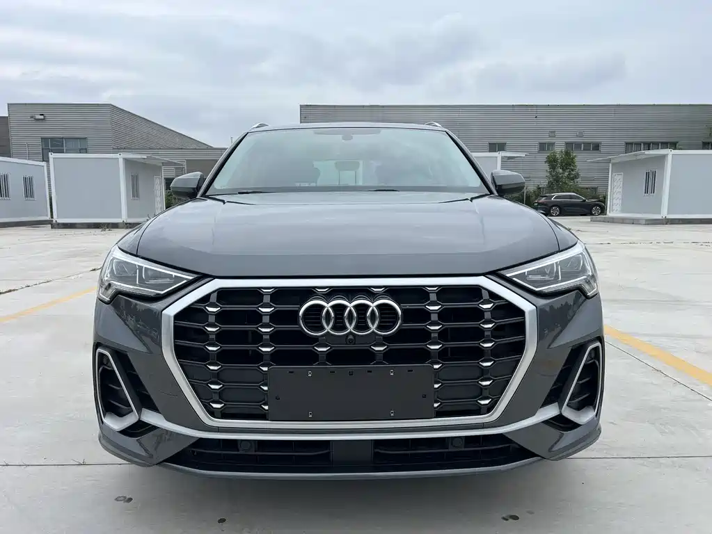 Audi Q3 2022 — фото 2