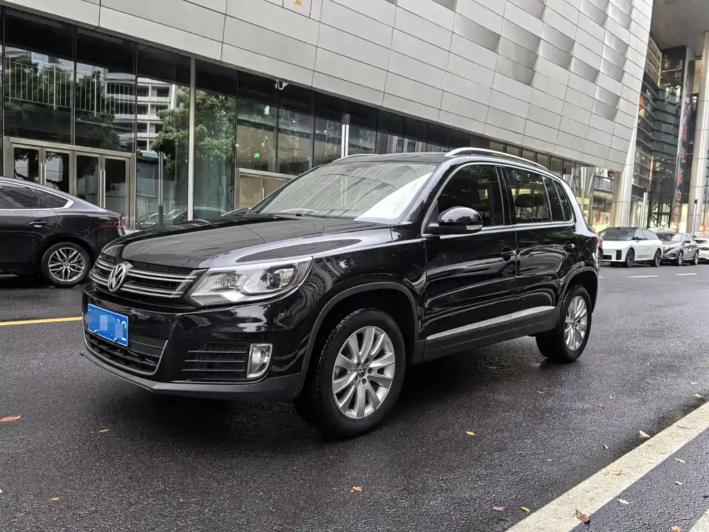 Volkswagen Tiguan 2017 — фото 1