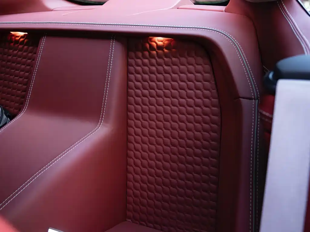 Aston Martin Vanquish 2014 — фото 15