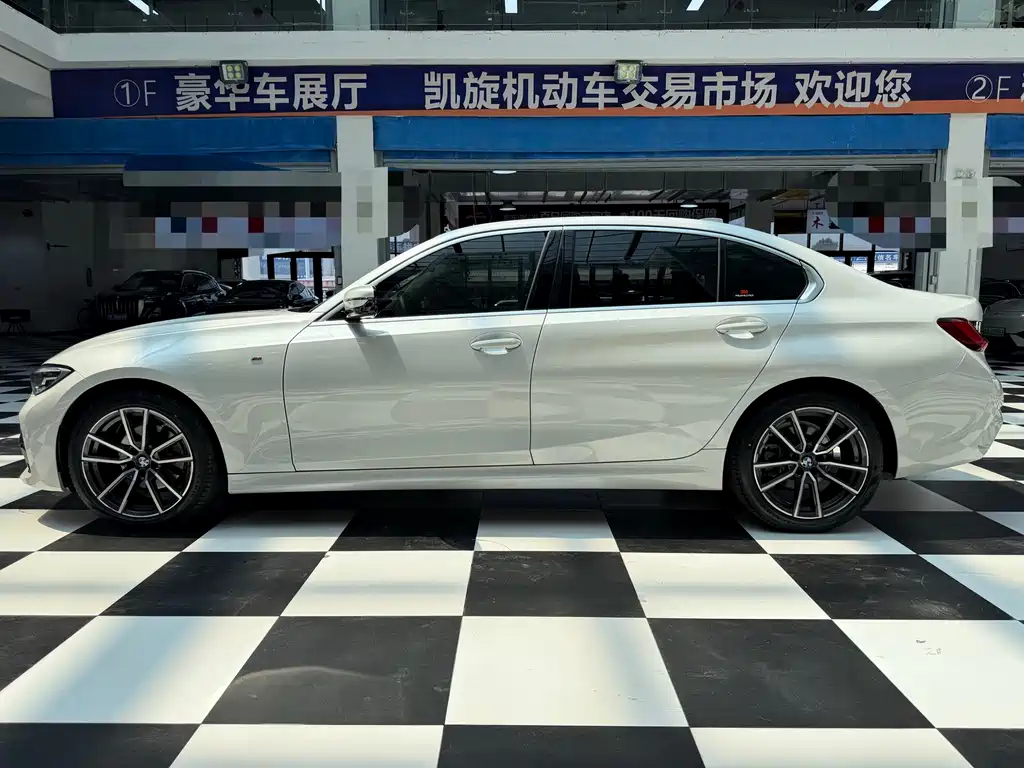 BMW 3 Series 2022