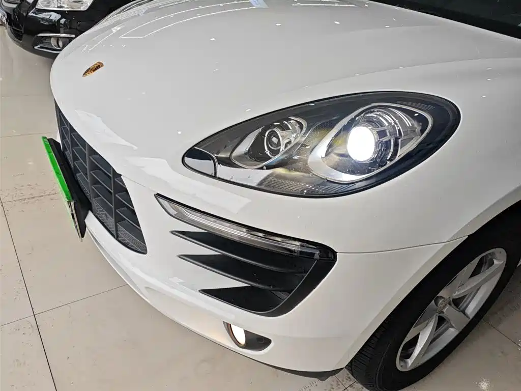 Porsche Macan 2016 — фото 18
