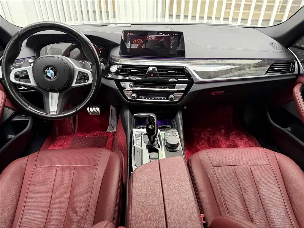 BMW 5 Series 2020 — фото 14