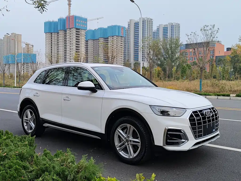 Audi Q5L 2023 — фото 18