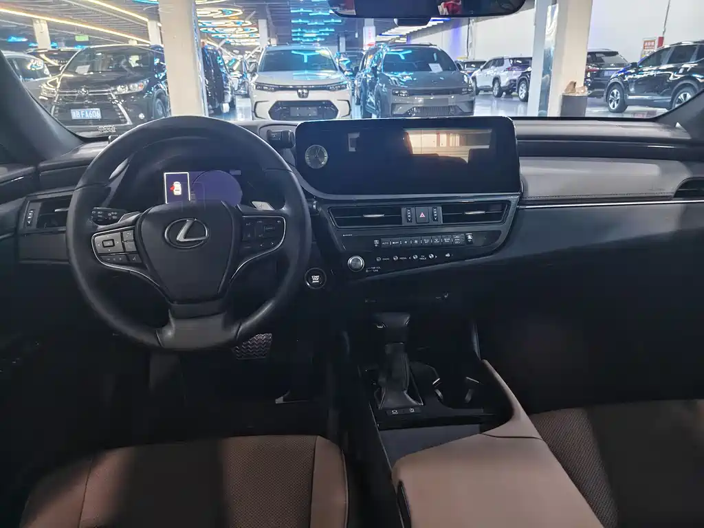 Lexus ES 2023 — фото 12