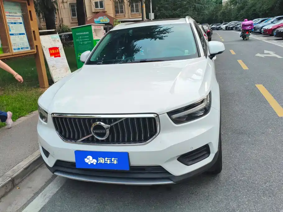 Volvo XC40 2021