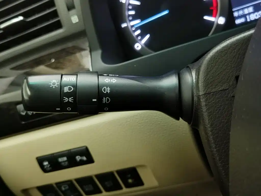 Toyota Alphard 2015 — фото 21