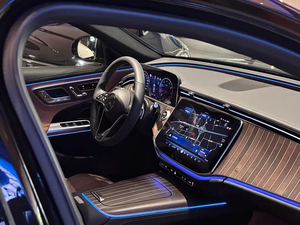 Mercedes-Benz E-Class 2024 — фото 13