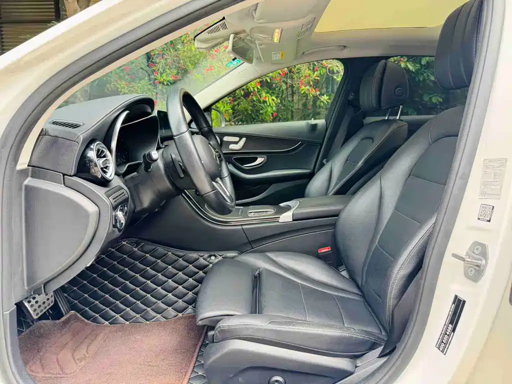 Mercedes-Benz C-Class 2019 — фото 13