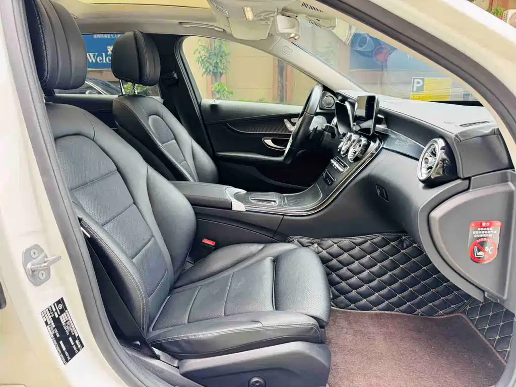 Mercedes-Benz C-Class 2019 — фото 14