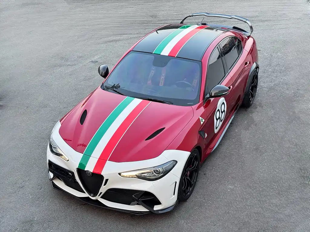 Alfa Romeo Giulia 2023 — фото 5