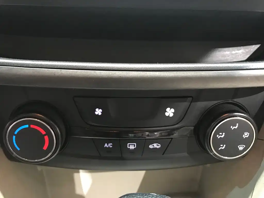 Buick Excelle 2018 — фото 16