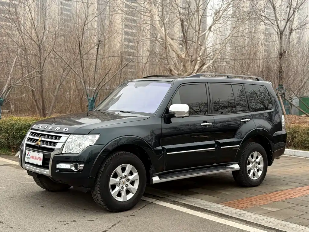 Mitsubishi Pajero 2017