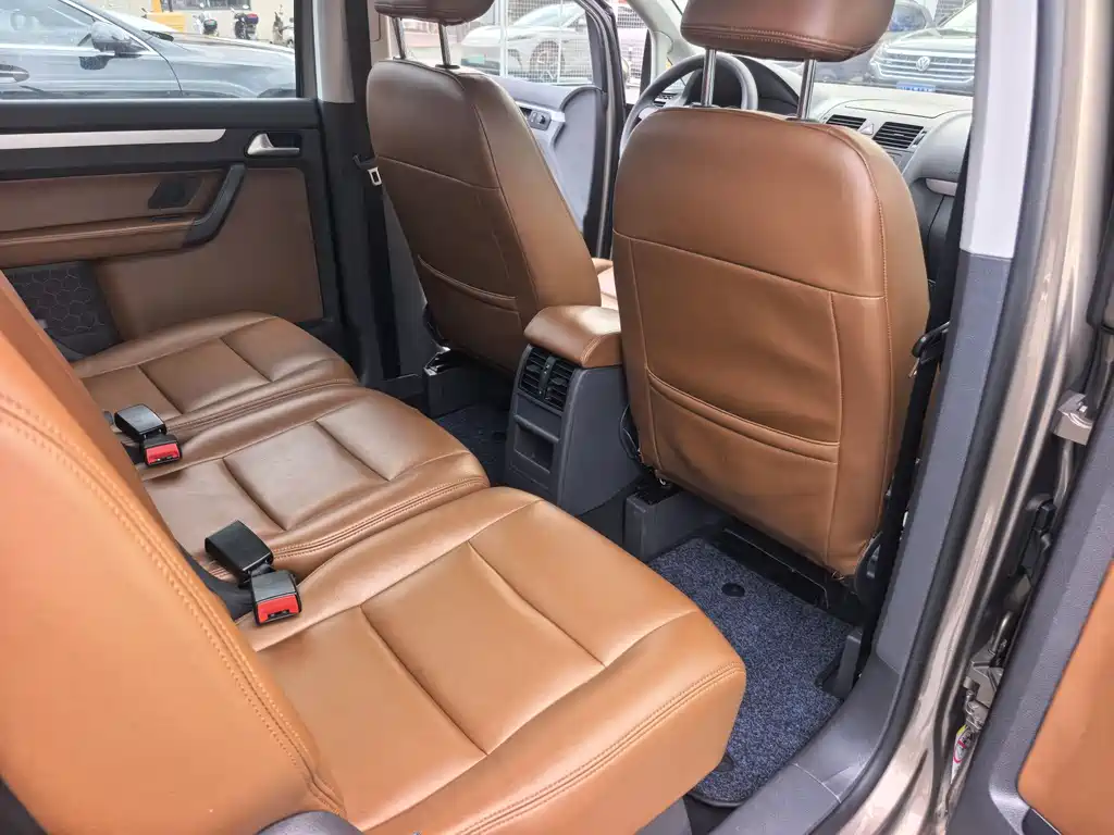 Volkswagen Touran 2015 — фото 14