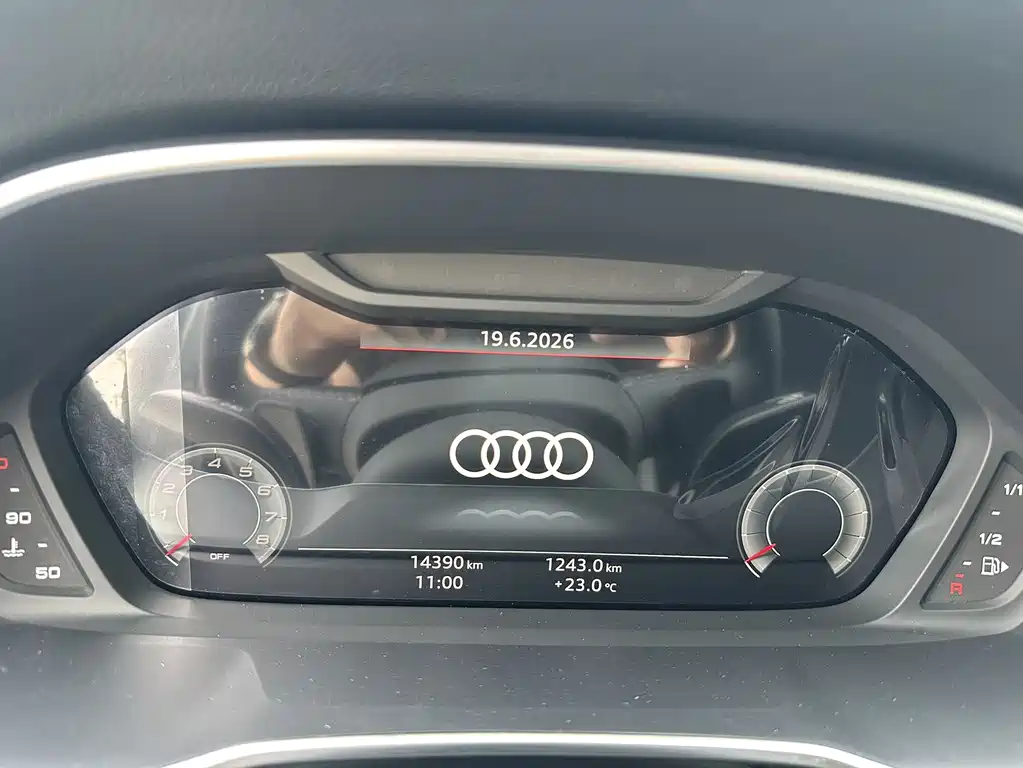Audi Q3 2023 — фото 14